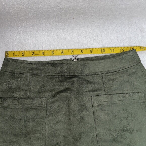 Old Navy Faux Suede Hunter Green Pockets in Front Mini Skirt Size 0 Y2K - Picture 9 of 11